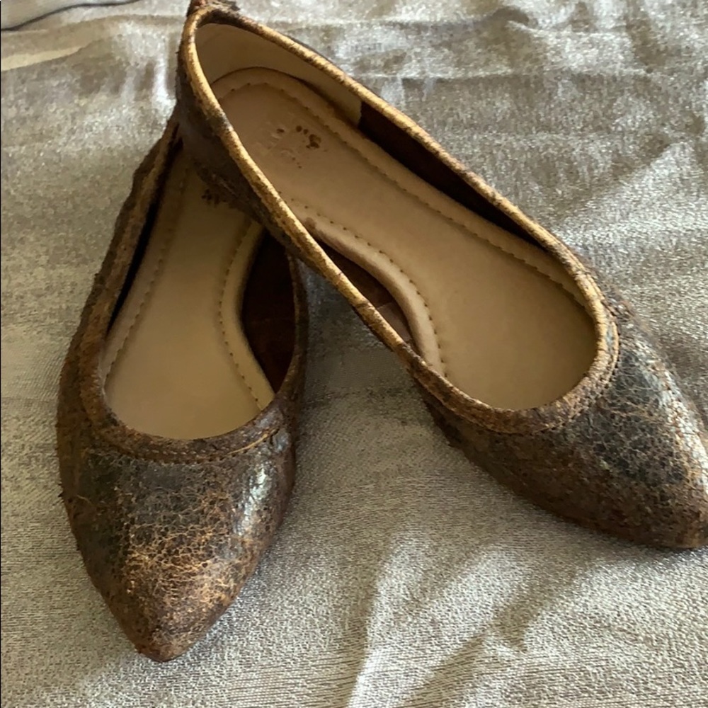 Frye flats